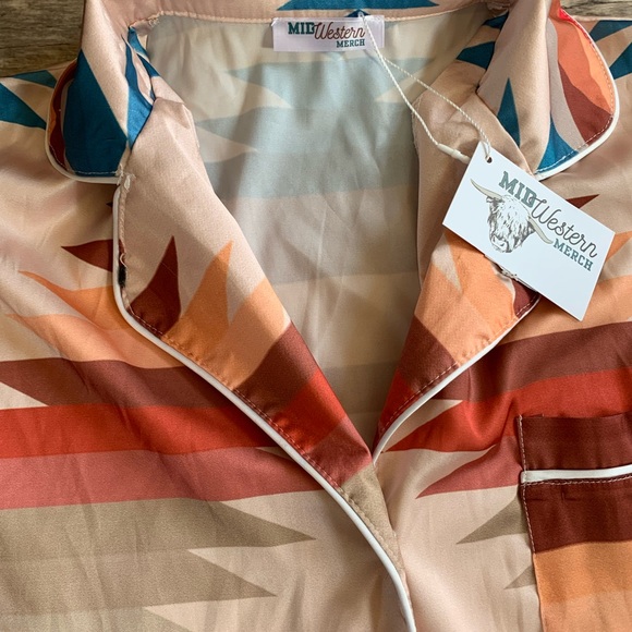 Aztec Print Pajama Set Top And Shorts Size Large Soft And Silky. - Picture 7 of 10